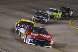 Michael McDowell, Leavine Family Racing Chevrolet, Landon Cassill, Front Row Motorsports Ford