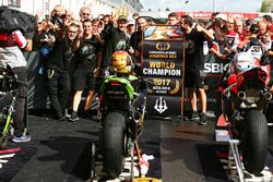 Le vainqueur de la course et Champion du monde 2017, Jonathan Rea, Kawasaki Racing