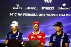 Esteban Ocon, Force India, Sebastian Vettel, Ferrari, Sergio Pérez, Force India en la conferencia de