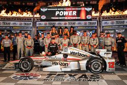 Winner Will Power, Team Penske Team Penske Chevrolet celebra en Victory Lane