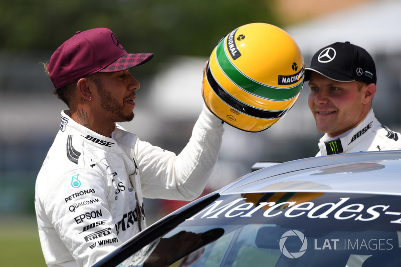 Ganador de la pole Lewis Hamilton, Mercedes AMG F1