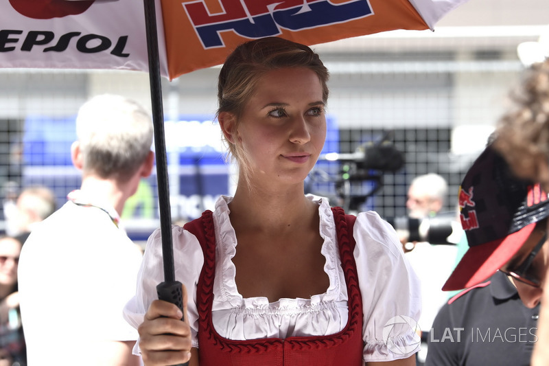 Grid girl