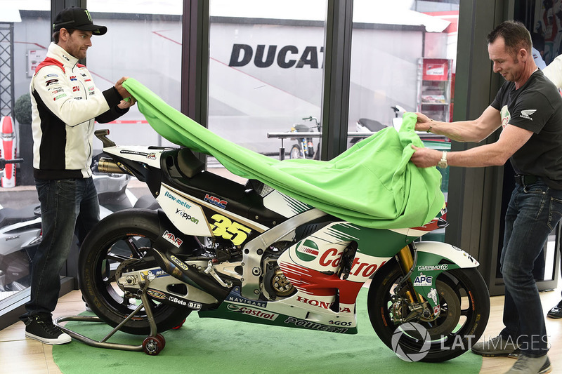 Cal Crutchlow et Aaron Slight dévoilent la livrée Castrol Honda pour Silverstone