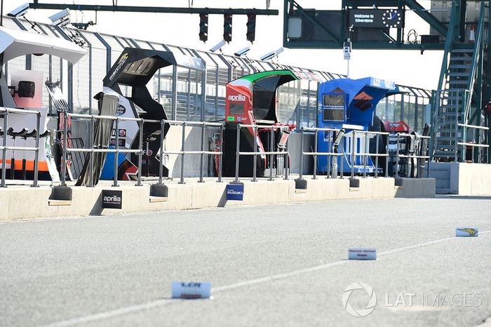 Marcas en pit lane para cambio de moto