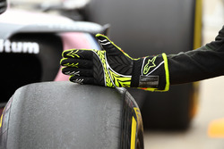 Sahara Force India mechanic Alpinestars glove