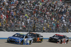 Jimmie Johnson, Hendrick Motorsports Chevrolet Martin Truex Jr., Furniture Row Racing Toyota