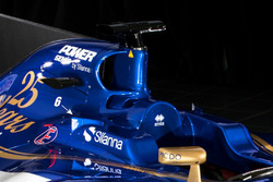 Le cockpit et la prise d'air de la Sauber C36