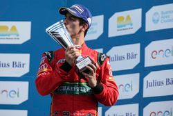 Podio: il terzo classificato Lucas di Grassi, ABT Schaeffler Audi Sport