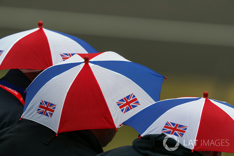 Fans and umbrella's