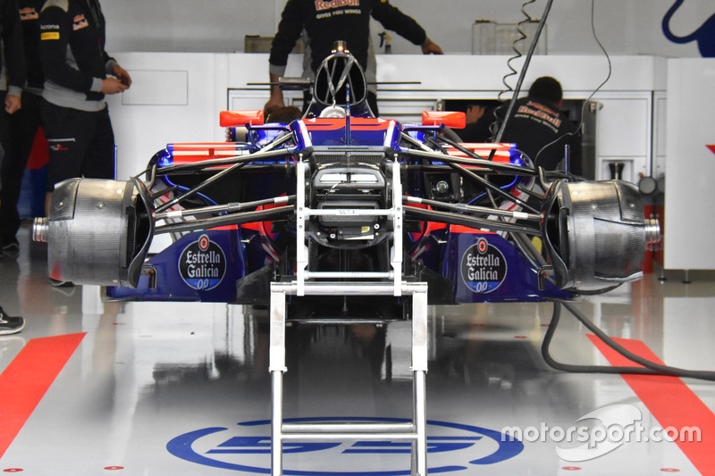 Scuderia Toro Rosso STR12 frente