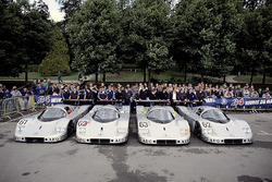 №61 Team Sauber Mercedes, Sauber C9 Mercedes-Benz: Мауро Бальди, Кенни Эчесон, Джанфранко Бранкателли; №62 Team Sauber Mercedes, Sauber C9 Mercedes-Benz: Жан-Луи Шлессер, Жан-Пьер Жабуй, Алан Кудини, №63 Team Sauber Mercedes, Sauber C9 Mercedes-Benz: Йохен Масс, Мануэль Ройтер, Стенли Дикенс