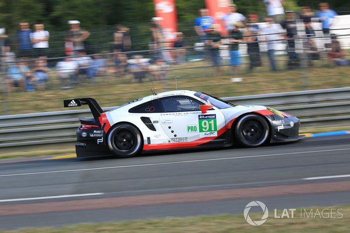 44°: #91 Porsche Team Porsche 911 RSR: Richard Lietz, Frédéric Makowiecki, Patrick Pilet