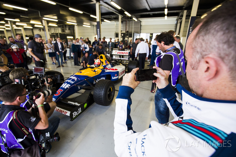 Paddy Lowe, Karun Chandhok, Williams FW14B Renault