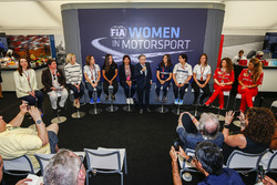 Susie Wolff, Claire Williams, Deputy Team Principal, Williams, Marta Garcia, Renault Sport F1 Team Sport Academy, Michelle Mouton, Jean Todt, Presidente FIA, Tatiana Calderon, Sauber e Monisha Kaltenborn, Team Principal e CEO, Sauber, alla conferenza stampa donne nel Motorsport