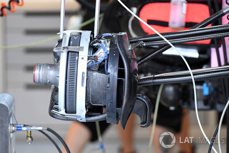 Force India VJM10 detalle frontal de cubo de rueda y freno