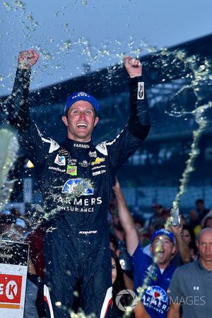 Race winner Kasey Kahne, Hendrick Motorsports Chevrolet