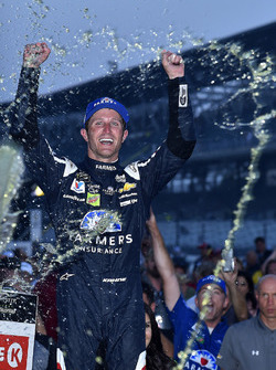 Race winner Kasey Kahne, Hendrick Motorsports Chevrolet
