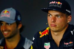 Макс Ферстаппен, Red Bull Racing, и Карлос Сайнс-мл., Scuderia Toro Rosso