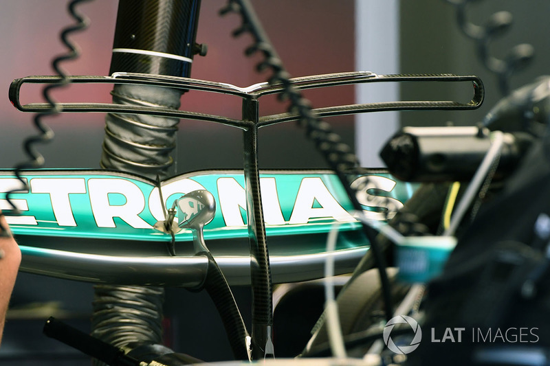 Mercedes F1 W08: T-Flügel und Heckflügel