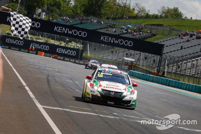 Bandera a cuadros para Tiago Monteiro, Honda Racing Team JAS, Honda Civic WTCC