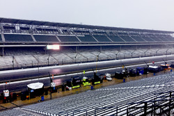 La pioggia si abbatte sull'Indianapolis Motor Speedway