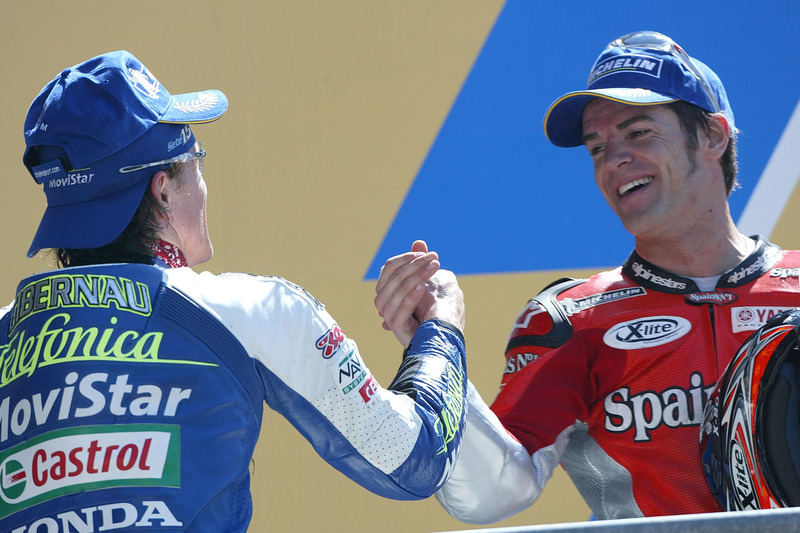 Podium: winner Sete Gibernau, Telefonica Movistar Honda MotoGP, second place Carlos Checa, Fortuna Y