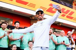 Le vainqueur Lewis Hamilton, Mercedes AMG F1