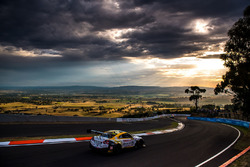 #24 Nissan Motorsport, Nissan GT-R Nismo GT3: Florian Strauss, Todd Kelly, Jann Mardenborough