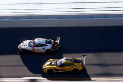 #912 Porsche Team North America Porsche 911 RSR: Kevin Estre, Laurens Vanthoor, Richard Lietz, #3 Co