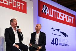 Martin Brundle avec Toby Moody sur la scène Autosport