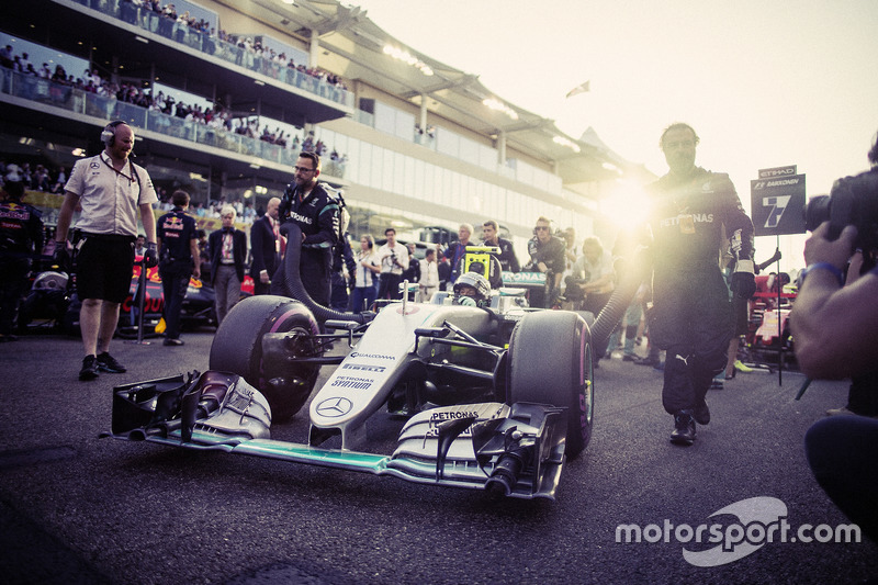 Nico Rosberg, Mercedes AMG F1, 2016 World Championship Victory Behind-the-Scenes