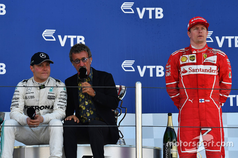 Race winner Valtteri Bottas, Mercedes AMG F1, Eddie Jordan, Channel 4 F1 TV and Kimi Raikkonen, Ferr