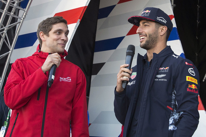 Vitaly Petrov, Daniel Ricciardo, Red Bull Racing