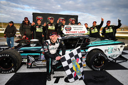 Race winner Justin Bonsignore