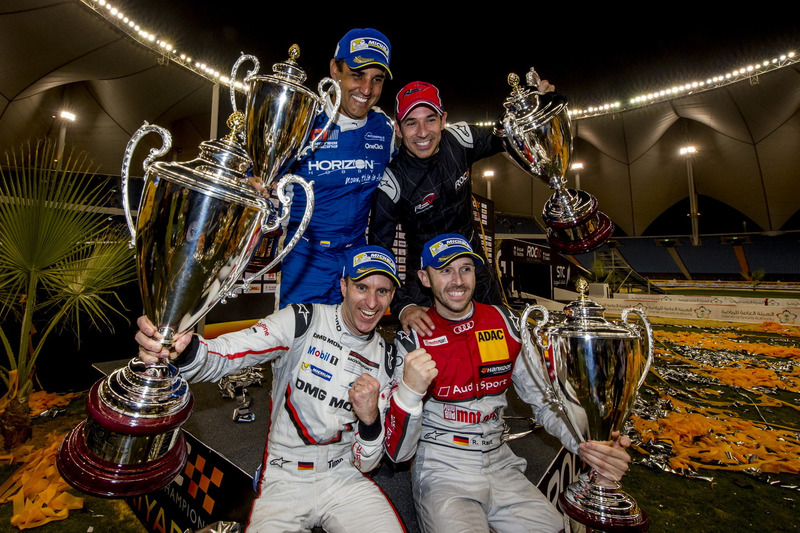 Podium: winnaars Timo Bernhard, René Rast en de nummers twee Juan Pablo Montoya en Helio Castroneves