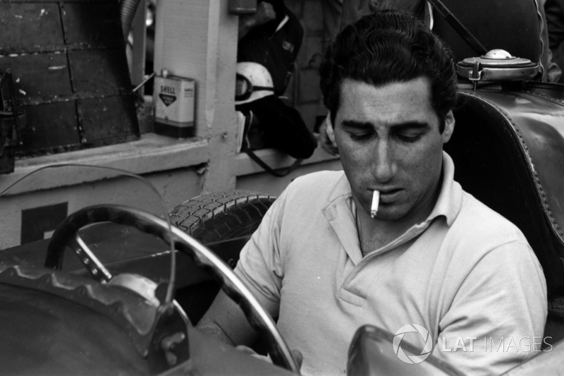 GP de Argentina 1957 - El español Alfonso de Portago y otros ocho pilotos disputaron el que era el gran premio número 50 de Ferrari en Fórmula 1. Llevan más de 1000.