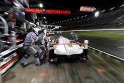 #6 Acura Team Penske Acura DPi, P: Dane Cameron, Juan Pablo Montoya, Simon Pagenaud, pit stop