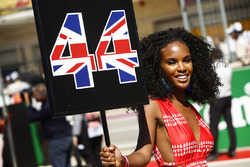 La grid girl di Lewis Hamilton, Mercedes AMG F1