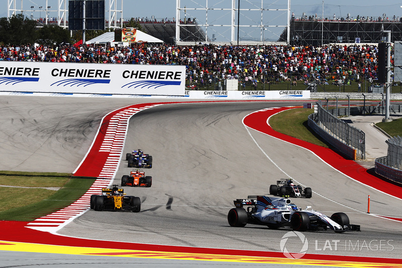 Lance Stroll, Williams FW40, Nico Hulkenberg, Renault Sport F1 Team RS17, Stoffel Vandoorne, McLaren