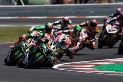 Jonathan Rea, Kawasaki Racing leads the start