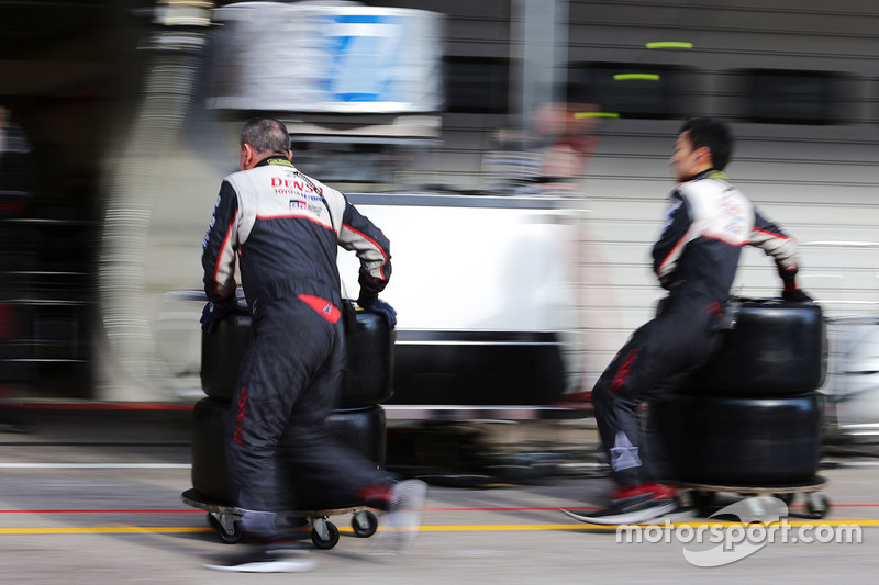 Mecánicos de Toyota Gazoo Racing