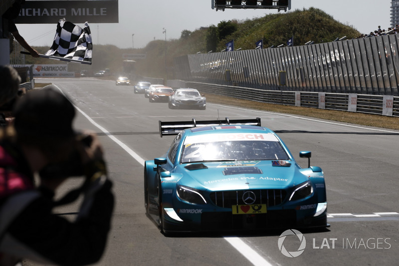 Race winner Gary Paffett, Mercedes-AMG Team HWA, Mercedes-AMG C63 DTM