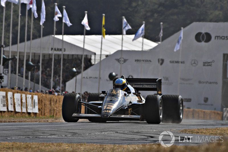 Lotus 97T Chris Dinnage