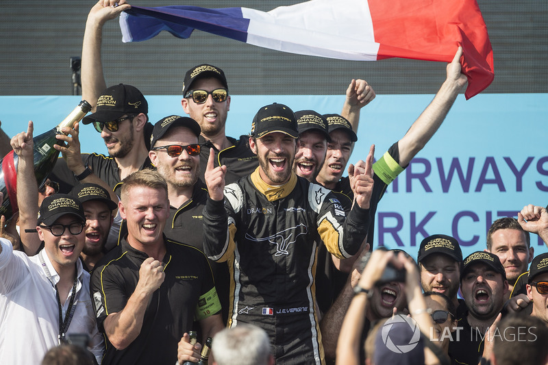 Jean-Eric Vergne, Techeetah, fête son titre avec son équipe