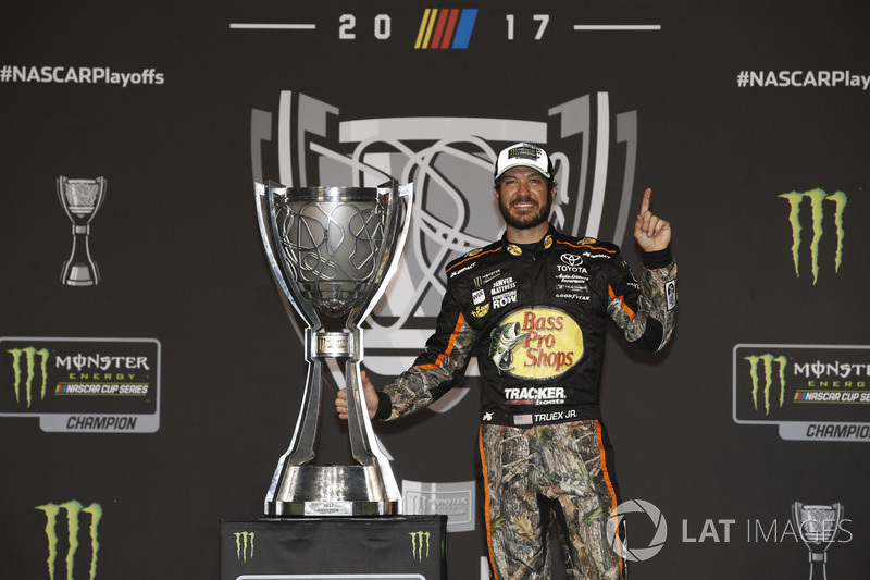 Platz 10: Martin Truex Jr. – 2.253 Runden