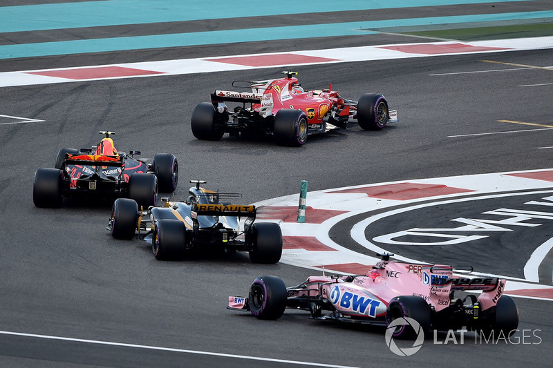 Kimi Raikkonen, Ferrari SF70H, Max Verstappen, Red Bull Racing RB13, Carlos Sainz Jr., Renault Sport F1 Team RS17 ve Esteban Ocon, Sahara Force India VJM10