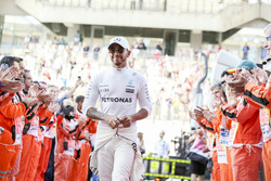 Lewis Hamilton, Mercedes AMG F1, lors de la parade des pilotes