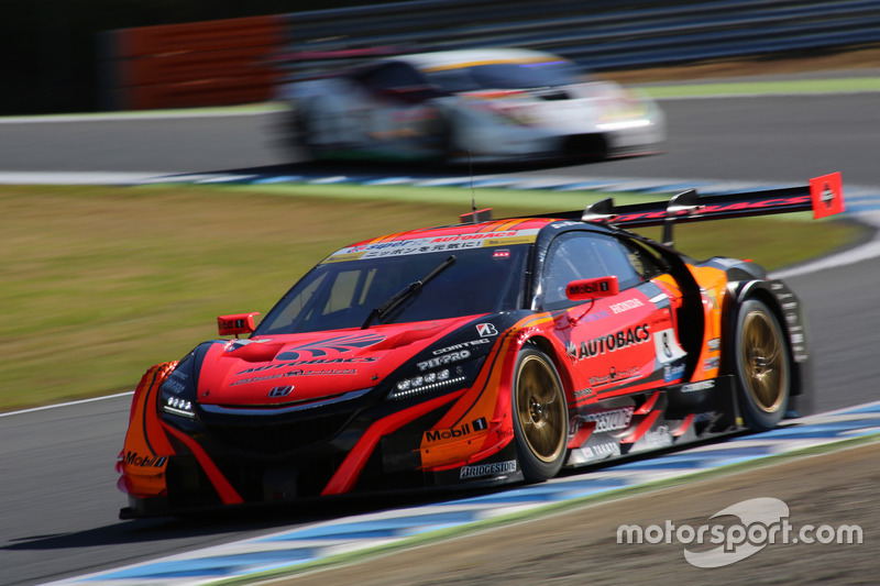 Томоки Нодзири и Такуя Изава – Autobacs Racing Team Aguri, №8 (Honda NSX-GT)