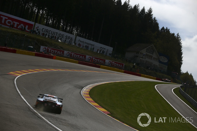 #86 Gulf Racing Porsche 911 RSR: Michael Wainwright, Ben Barker, Alex Davison