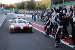 Podyum: TS050: Sébastien Buemi, Kazuki Nakajima, Fernando Alonso